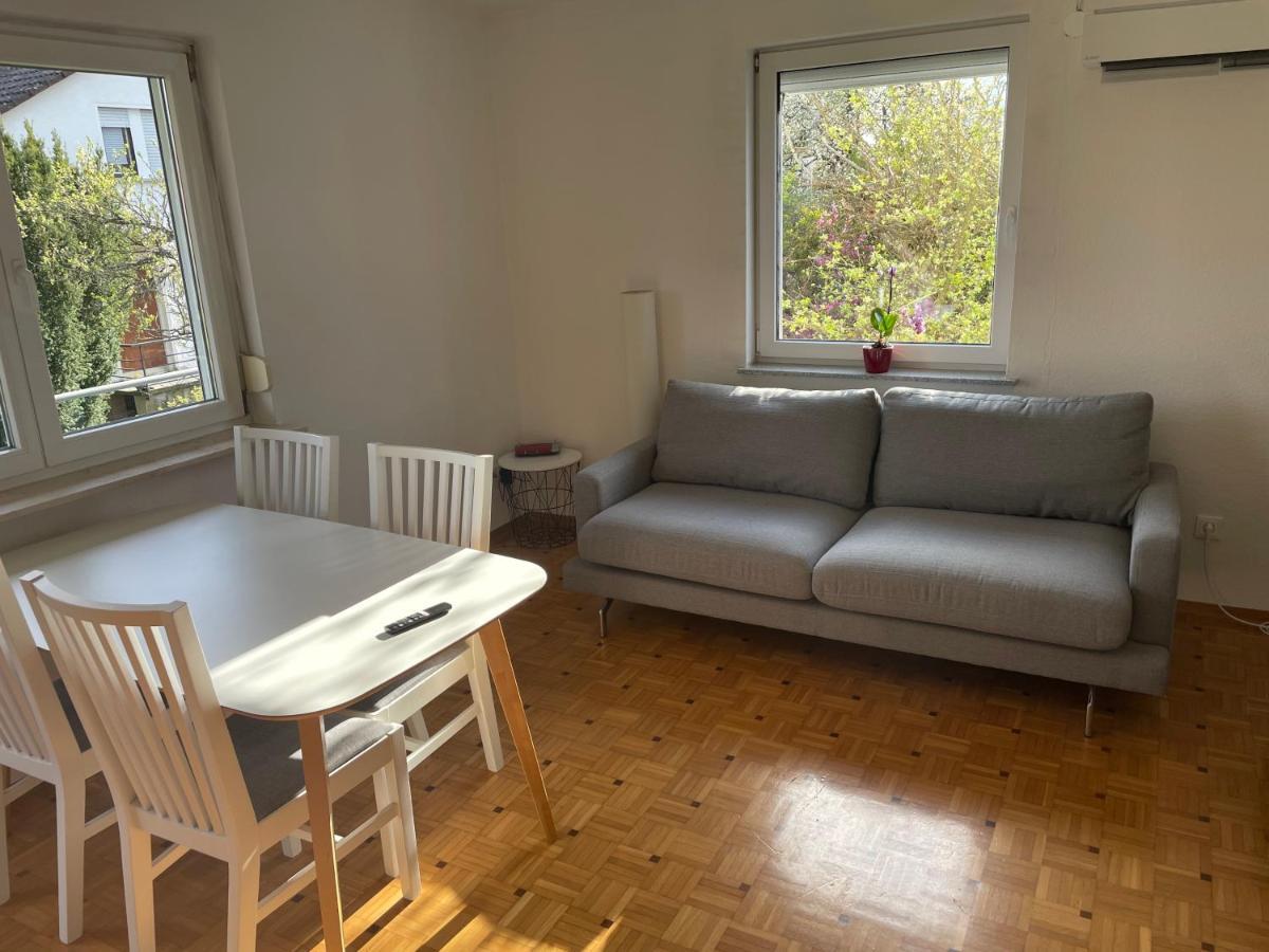 Sonnige 3 Zimmer Wohnung Mit Schoenem Balkon Im Gruenen 로이틀링겐 외부 사진