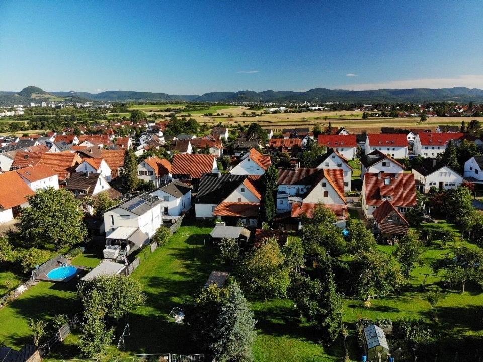 Sonnige 3 Zimmer Wohnung Mit Schoenem Balkon Im Gruenen 로이틀링겐 외부 사진